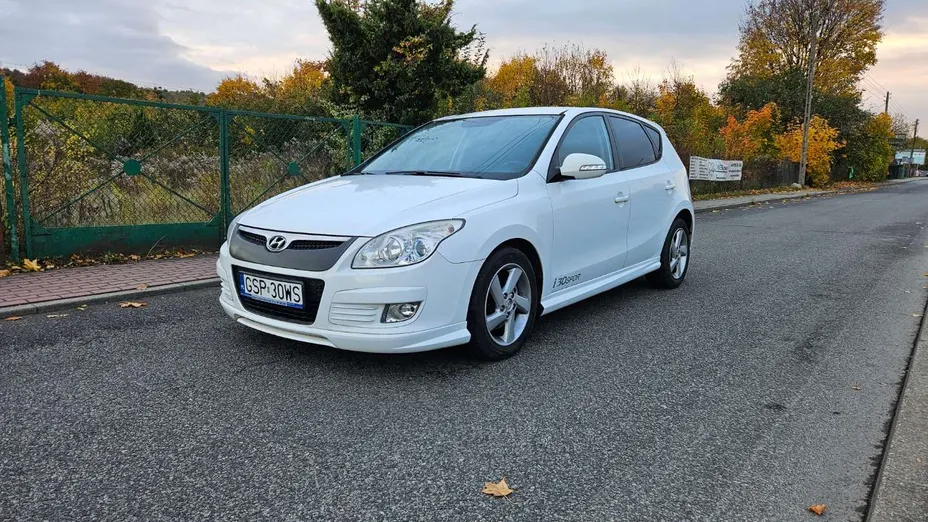 HYUNDAI i30 -