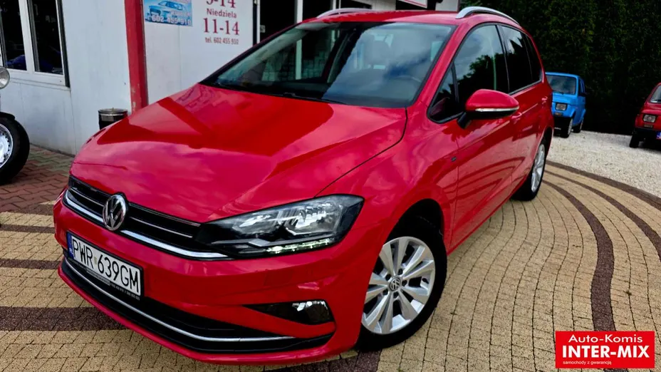 VOLKSWAGEN Golf Sportsvan -