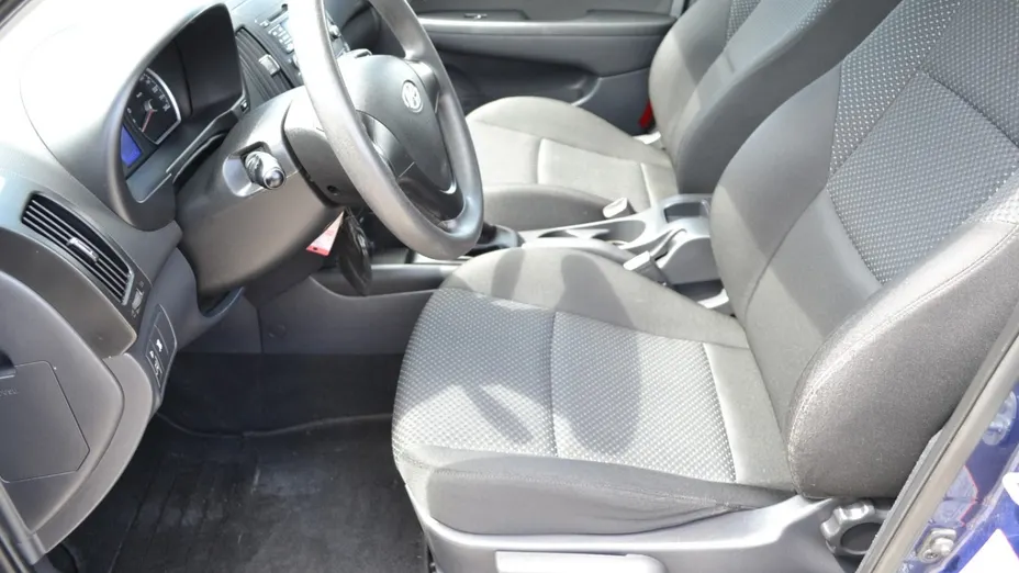 HYUNDAI i30 -