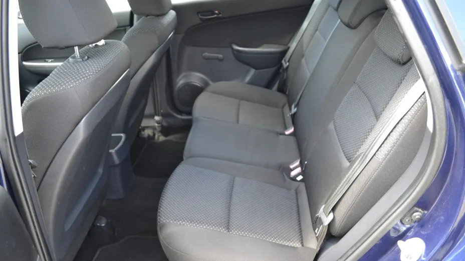 HYUNDAI i30 -