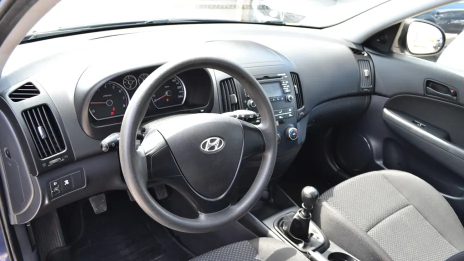 HYUNDAI i30 -