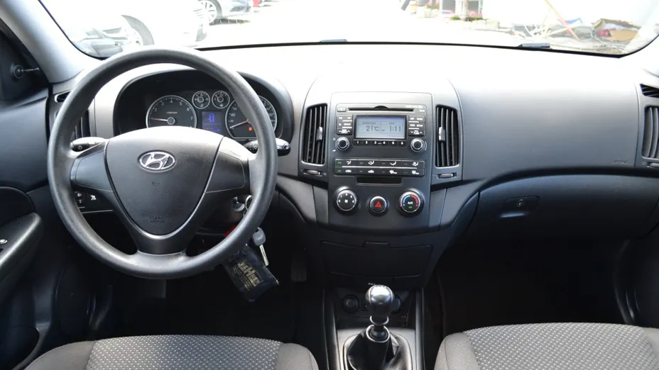 HYUNDAI i30 -