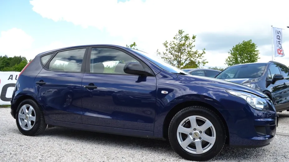 HYUNDAI i30 -