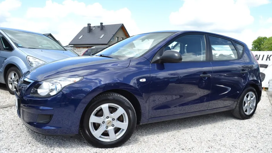 HYUNDAI i30 -
