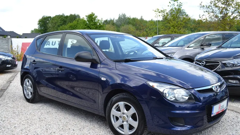 HYUNDAI i30 -