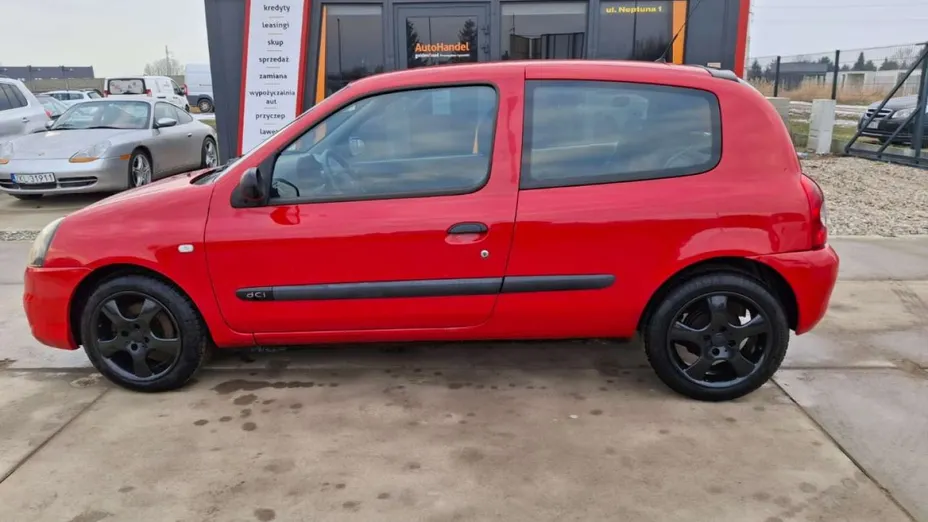 RENAULT Clio -