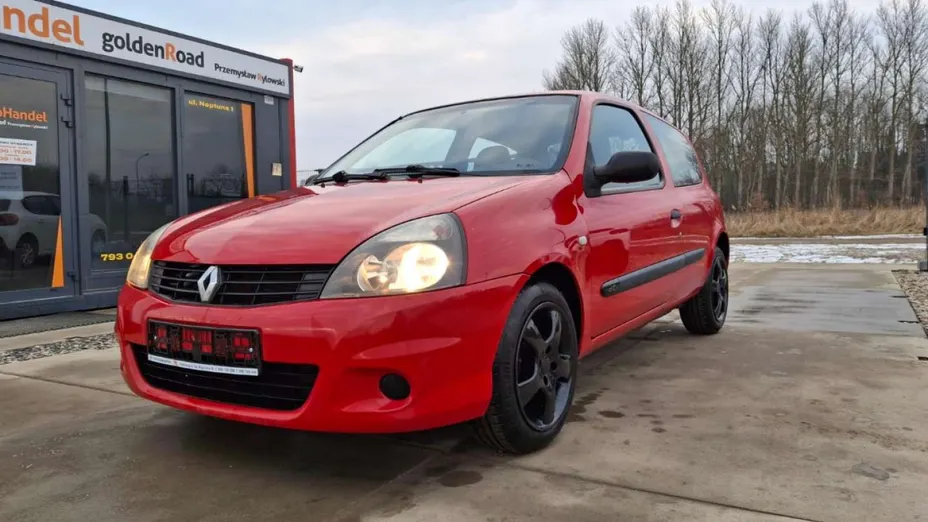 RENAULT Clio -