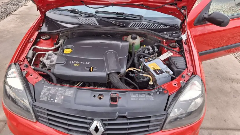 RENAULT Clio -