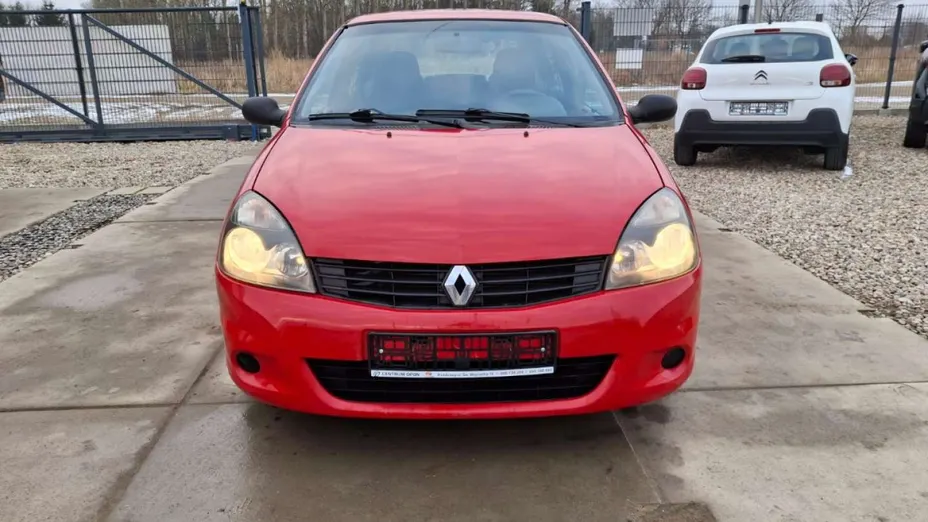 RENAULT Clio -