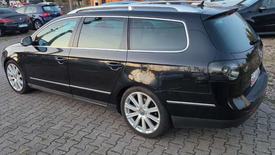 VOLKSWAGEN Passat -