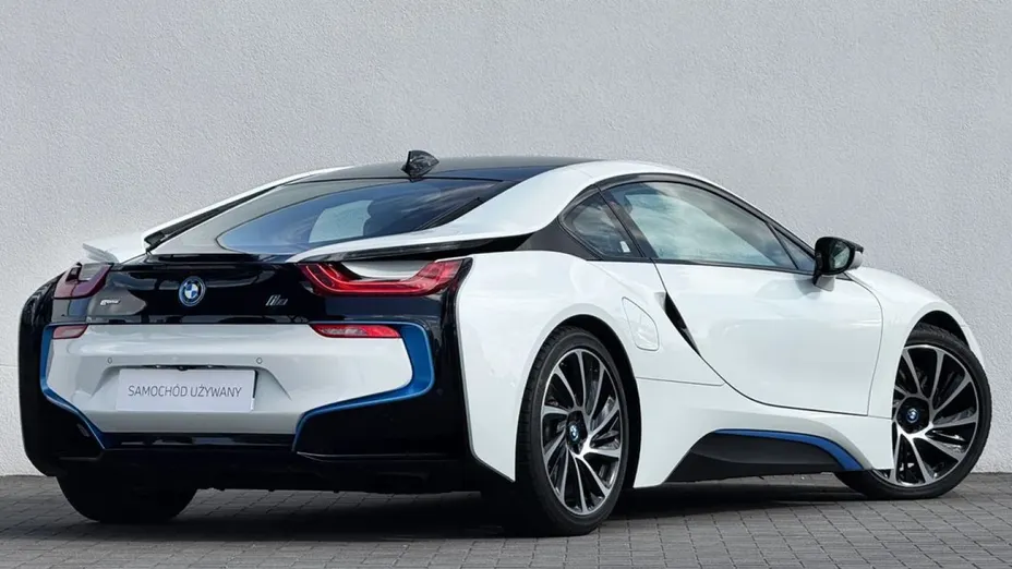 BMW i8 -