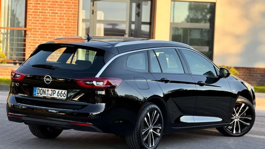 OPEL Insignia -