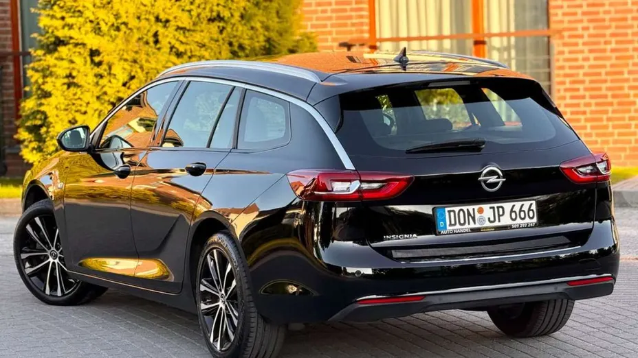 OPEL Insignia -