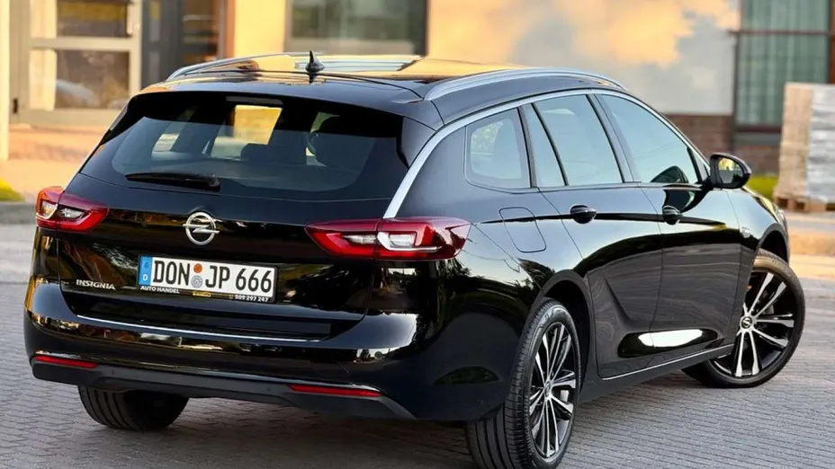 OPEL Insignia -
