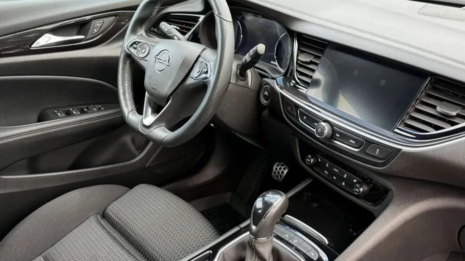 OPEL Insignia -