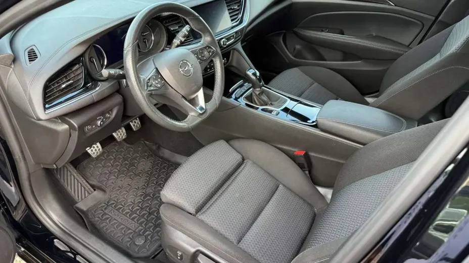 OPEL Insignia -