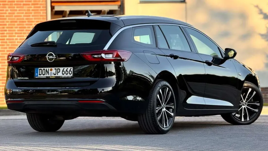 OPEL Insignia -