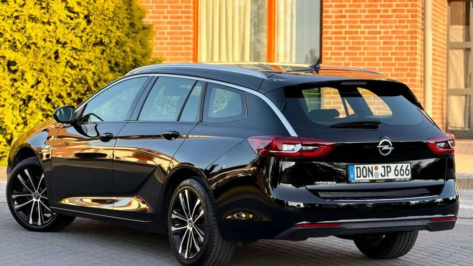 OPEL Insignia -