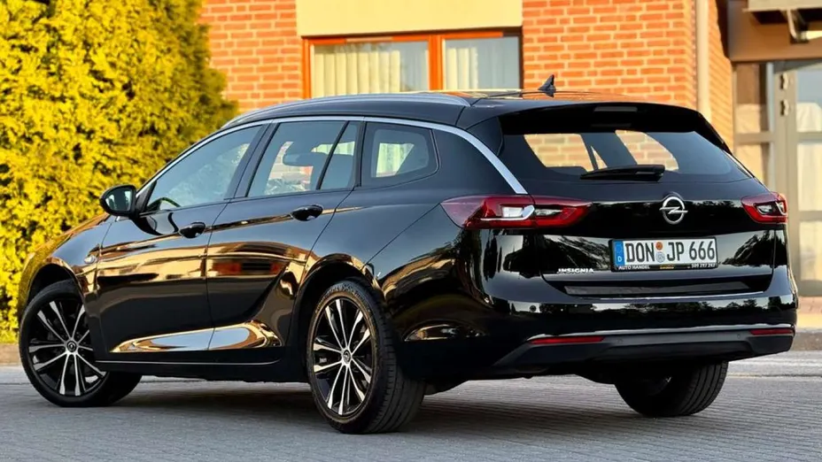 OPEL Insignia -