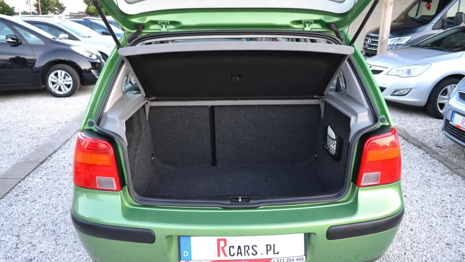 VOLKSWAGEN Golf -