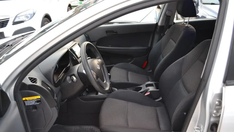 HYUNDAI i30 -