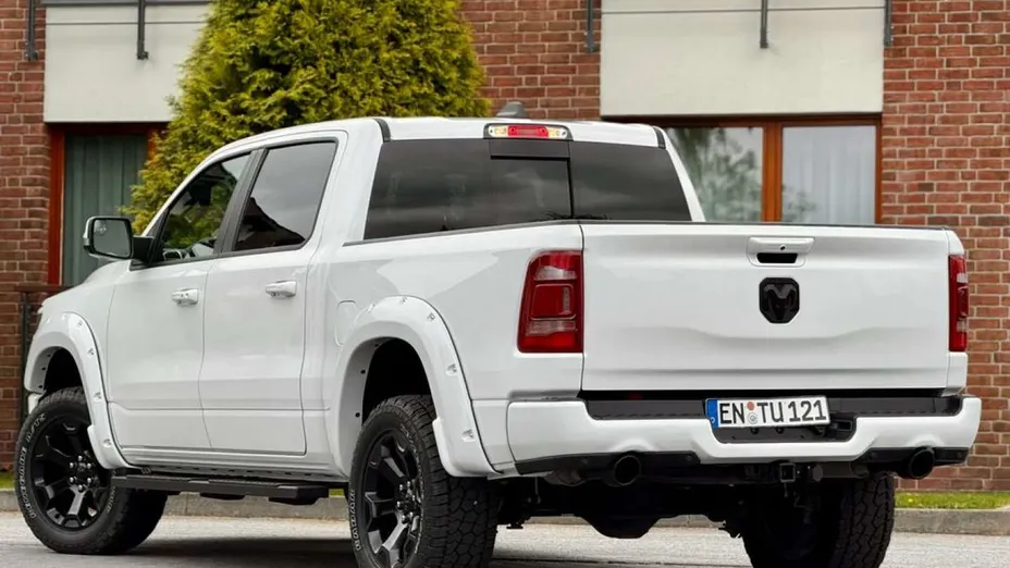 RAM 1500 -