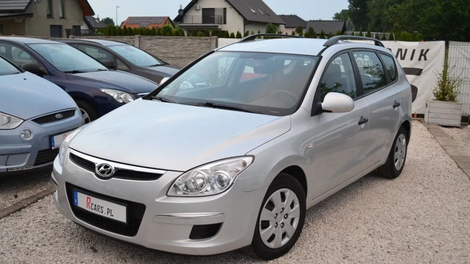 HYUNDAI i30 -