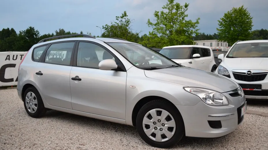 HYUNDAI i30 -