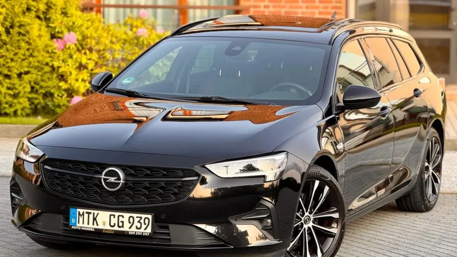OPEL Insignia -