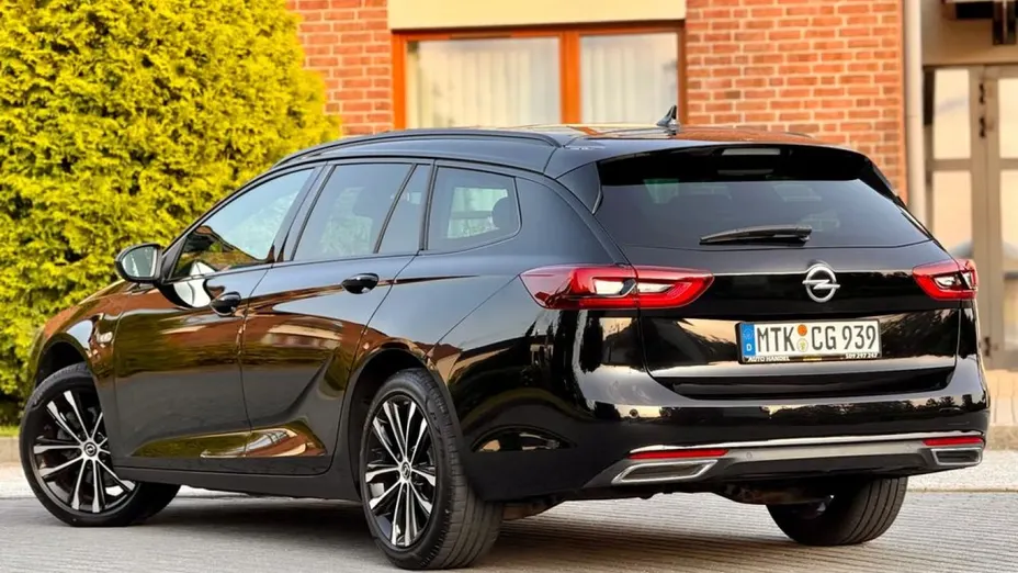 OPEL Insignia -