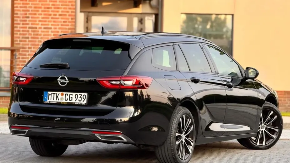 OPEL Insignia -