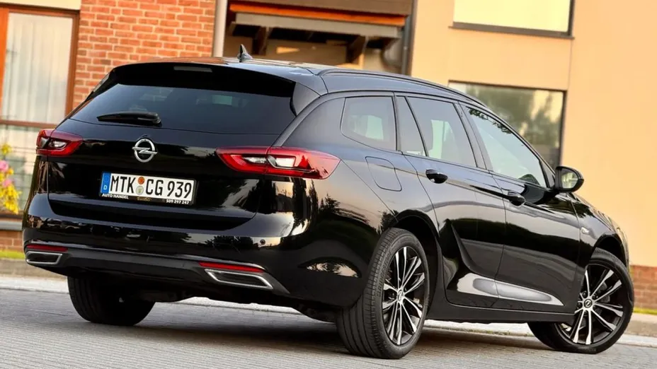 OPEL Insignia -