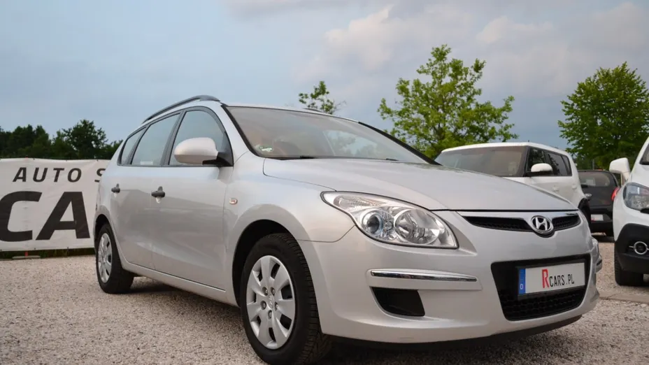 HYUNDAI i30 -