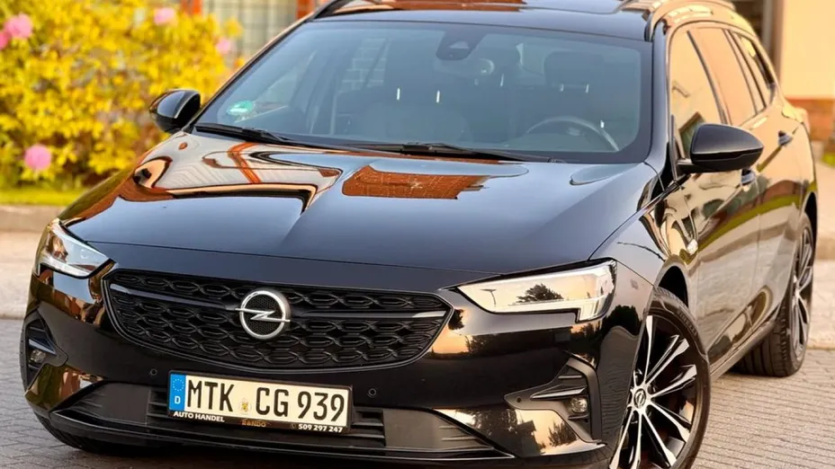 OPEL Insignia -
