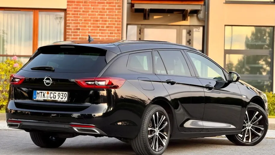 OPEL Insignia -