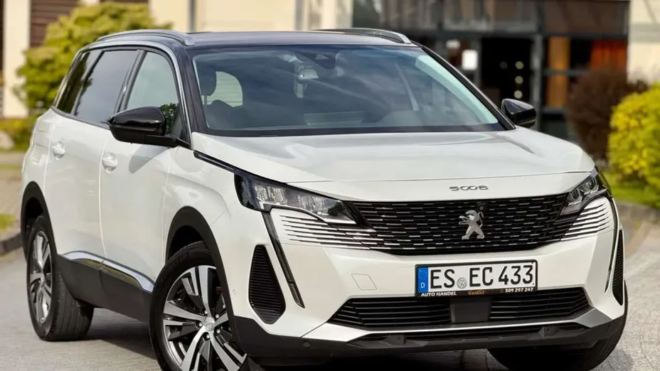 PEUGEOT 5008 -