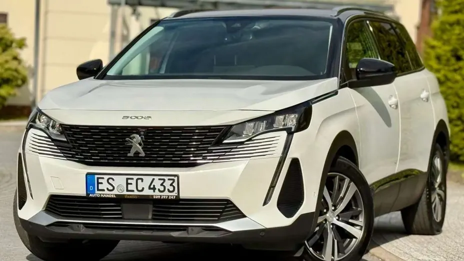PEUGEOT 5008 -