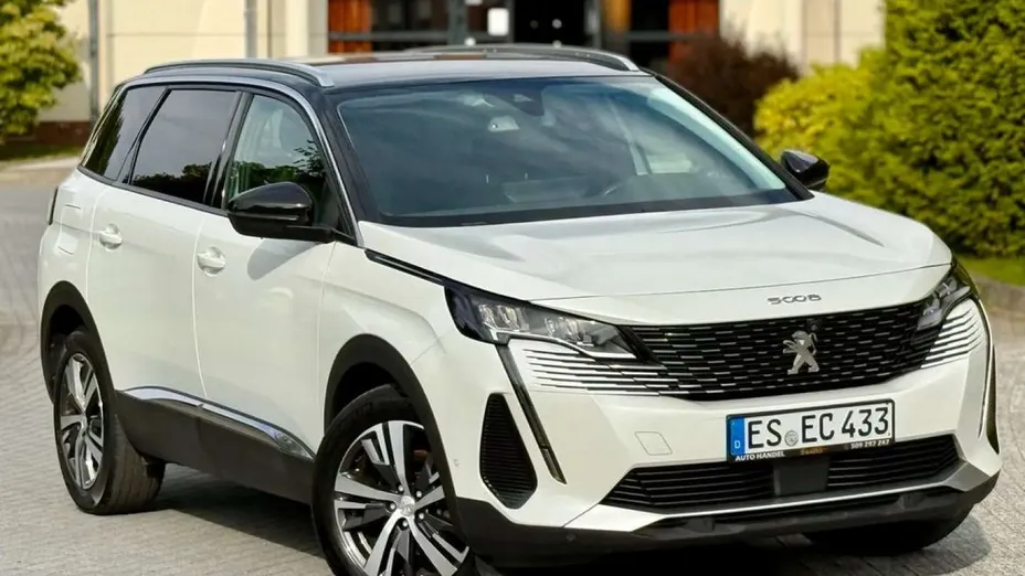 PEUGEOT 5008 -