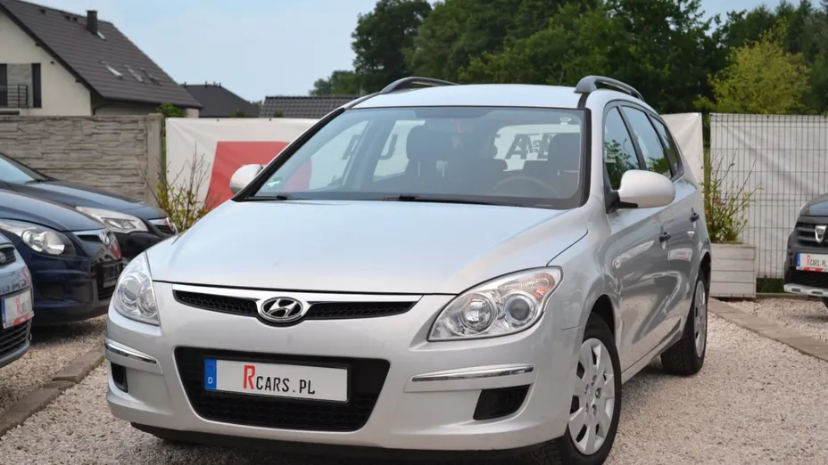 HYUNDAI i30 -