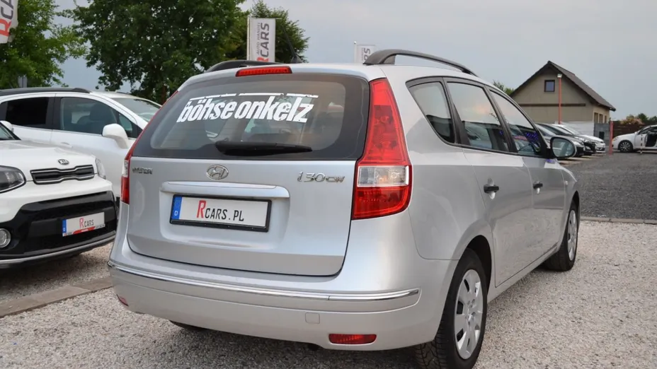 HYUNDAI i30 -