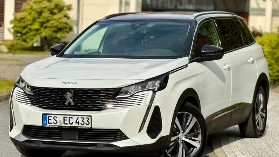 PEUGEOT 5008 -
