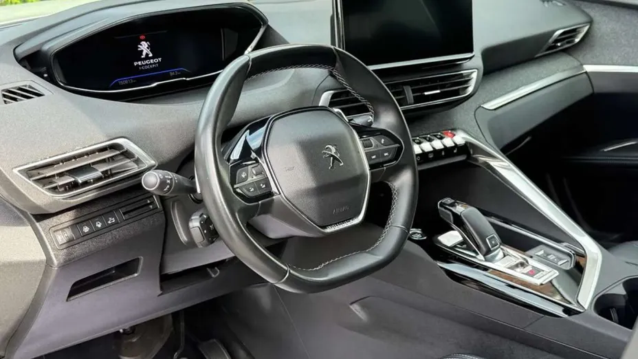 PEUGEOT 5008 -
