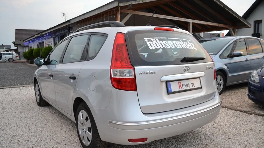 HYUNDAI i30 -