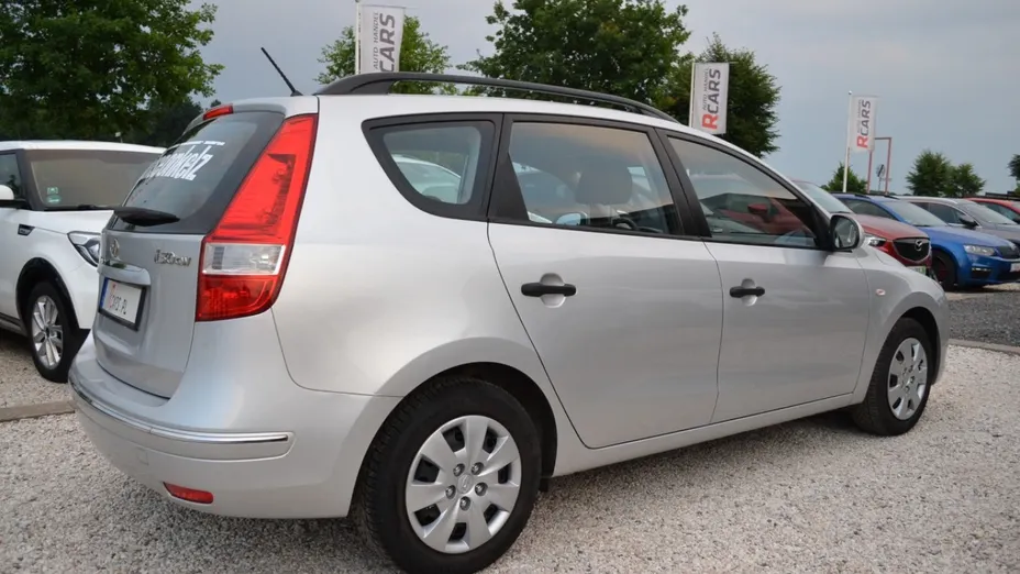 HYUNDAI i30 -
