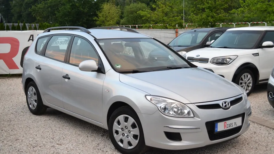 HYUNDAI i30 -