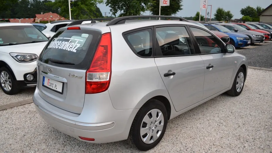 HYUNDAI i30 -