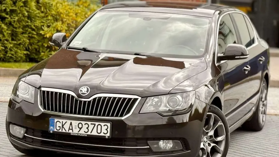SKODA Superb -