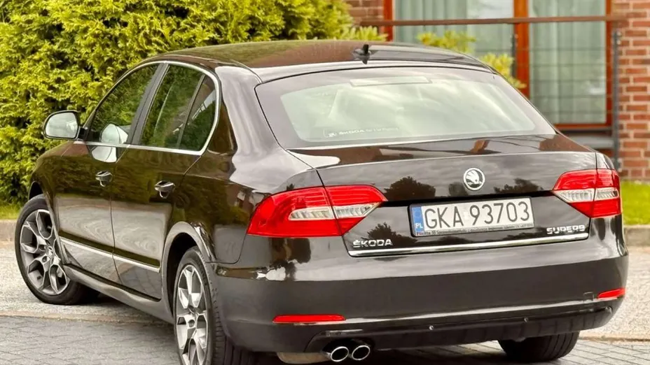 SKODA Superb -