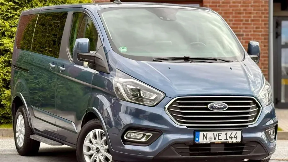 FORD Tourneo Custom -