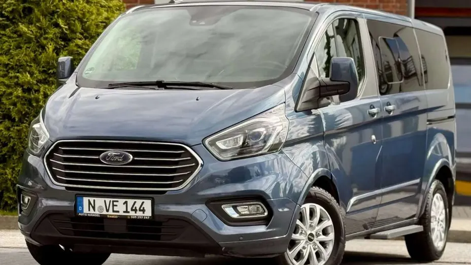 FORD Tourneo Custom -